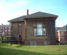 Side elevation, Emmerson Hall, Wolfville, NS, 2005.; Heritage Division, NS Dept. of Tourism, Culture and Heritage, 2005