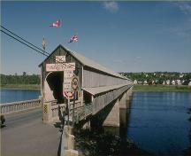 Entrance to the Hartland Covered Bridge National Historic Site of Canada, 1987.; Parks Canada Agency /Agence Parcs Canada, 1987.