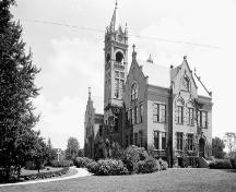 View of the London Normal School featuring the historic landscaping details – ca.1900-1925; Library and Archives Canada. PA-031803. Albertype Company fonds.