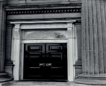 Detail view of the Old Toronto Post Office / Old Bank of Canada, showing one of four, engaged Ionic columns.; Agence Parcs Canada / Parks Canada Agency
