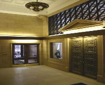 Interior view of the lobby of the Royal Bank of Canada Building, Winnipeg, 2006; Historic Resources Branch, Manitoba Culture, Heritage, Tourism and Sport, 2006