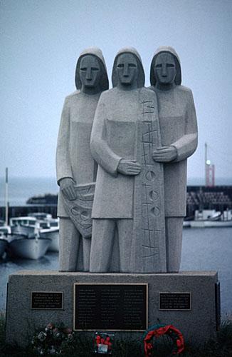 Image of the commemorative statue