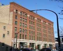 Primary elevation, from the southeast, of the Sterling Cloak Building, Winnipeg, 2007; Historic Resources Branch, Manitoba Culture, Heritage, Tourism and Sport, 2007