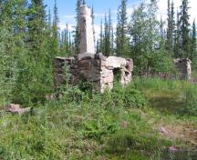 General view of the remains of Back's chimney at Fort Reliance National Historic Site of Canada, 2007.; Government of Canada / Gouvernement du Canada, D. Mulders, 2007.