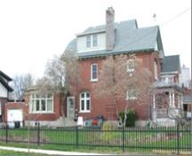 Of note is the large brick chimney and rear addition.; City of Brantford, 2004.