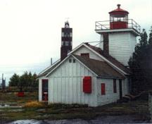 General view of the Lighttower and its attached dwelling at Mississagi Strait.; Transport Canada / Transports Canada