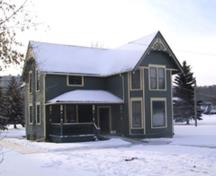 View of the John Walter 1901 wood framed Victorian-influence house looking at the east and north elevations (January 2005).; City of Edmonton, 2005