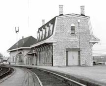 Exterior photo; (Canadian National Railways, E-2926-9)