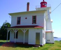 Lighthouse and residence; Province of PEI, C. Stewart, 2010