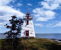 Vue générale du phare d'alignement antérieur d'Inch Arran Point; Parks Canada Agency \ Agence Parcs Canada