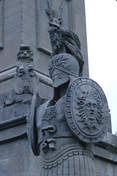 Hauteurs de Queenston, détail qui montre le monument de Brock en pierre calcaire de Queenston et sa grande qualité d’exécution.; Parks Canada / Parcs Canada