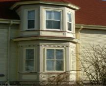 A closer view of the bay window on the west side of the Alfred Shaw House, Yarmouth, NS, 2006.; Heritage Division, NS Dept. of Tourism, Culture & Heritage, 2006