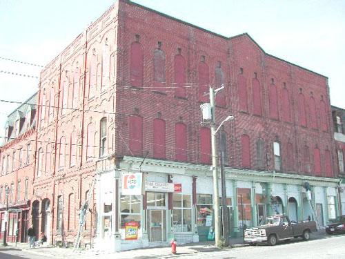 Contextual view of the building - 2004