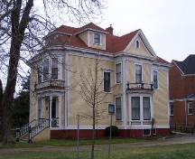 A southeast view of the Fuller House, Yarmouth, Nova Scotia; Heritage Division, NS Dept. of Tourism, Culture & Heritage, 2006