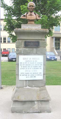 Collège de Caraquet Site - Monument 