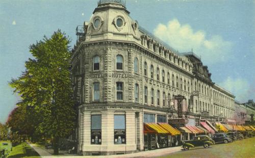 Historic view of the building – c. 1930