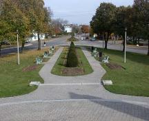View looking south from the Monument down Bridge Street, 2004.; Department of Planning, City of Brantford, 2004.