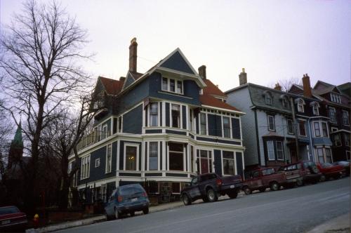 Howard House, 7 Garrison Hill