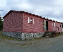 View of the left and front facades of Metcalfe Upper Barn, Chamberlains, Conception Bay South, NL. Photo taken 2009. ; HFNL/Andrea O'Brien 2009