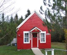 Front facade, New Chester Community Club, New Chester, N.S.; Heritage Division, NS Dept. of Tourism, Culture and Heritage, 2009