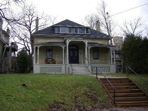 Facade, McClary Cottage, 2008
