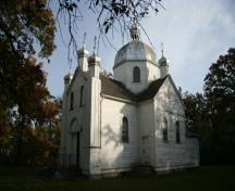 Contextual view, from the southwest, of Sts. Peter and Paul Ukrainian Orthodox Church, Tyndall, 2009; Historic Resources Branch, Manitoba Culture, Heritage and Tourism, 2009
