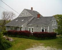 Side elevation, Abraham Lent House, Tusket, 2004; Heritage Division, Nova Scotia Department of Tourism, Culture and Heritage, 2004
