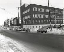 Vue générale du Laboratoire de métallurgie physique, bâtiment D, 1988.; Agence Parcs Canada / Parks Canada Agency, S. Ricketts, 1988.