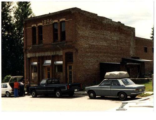 1896 Building oblique view from across the street 1982