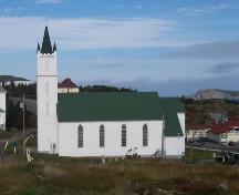 View of the right facade of St. Peter’s Anglican Church and Cemetery, Twillingate, NL. Photo taken 2004. ; © HFNL/Andrea O'Brien 2010