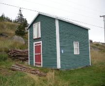 View of the left and front facades of Anderson's Shed, New Perlican, NL.; © HFNL/Andrea O'Brien 2013