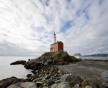 General view of Fisgard Lighthouse showing its location on Fisgard Island, an outcropping of rock at the entrance to Esquimalt Harbour; Parks Canada Agency | Agence Parcs Canada