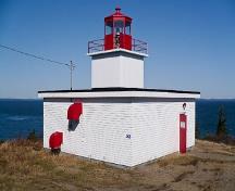 General view of Long Eddy Point Lighthouse; Ficheries and Oceans Canada, Canadian Coast Guard \ Pêches et Océans Canada, Garde côtière canadienne