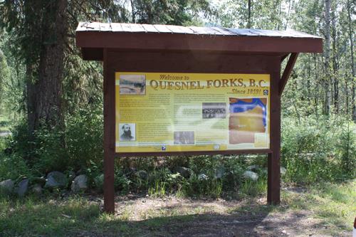 Quesnel Forks sign, 2000