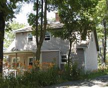 Rear elevation, William Walker House, Dartmouth, Nova Scotia, 2005.; HRM Planning and Development Services, Heritage Property Program, 2005.