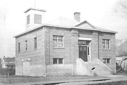 Enderby City Hall in 1911, viewed from George Street, EDMS 0216.