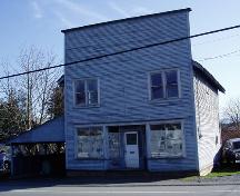 Exterior view of the Fourth Street Store Building; City of Nanaimo, Christine Meutzner, 2005