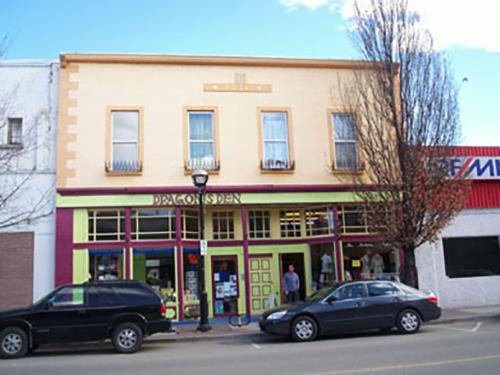 Exterior front view of building on Front Street, 2007