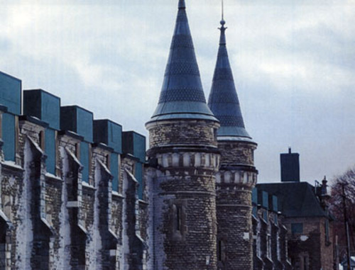 Detail of buttresses, bays and towers.