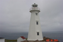 Le nouveau phare de Cap-Spear, arrière (sud-est) et la côté ouest; Parks Canada | Parcs Canada, 2011.